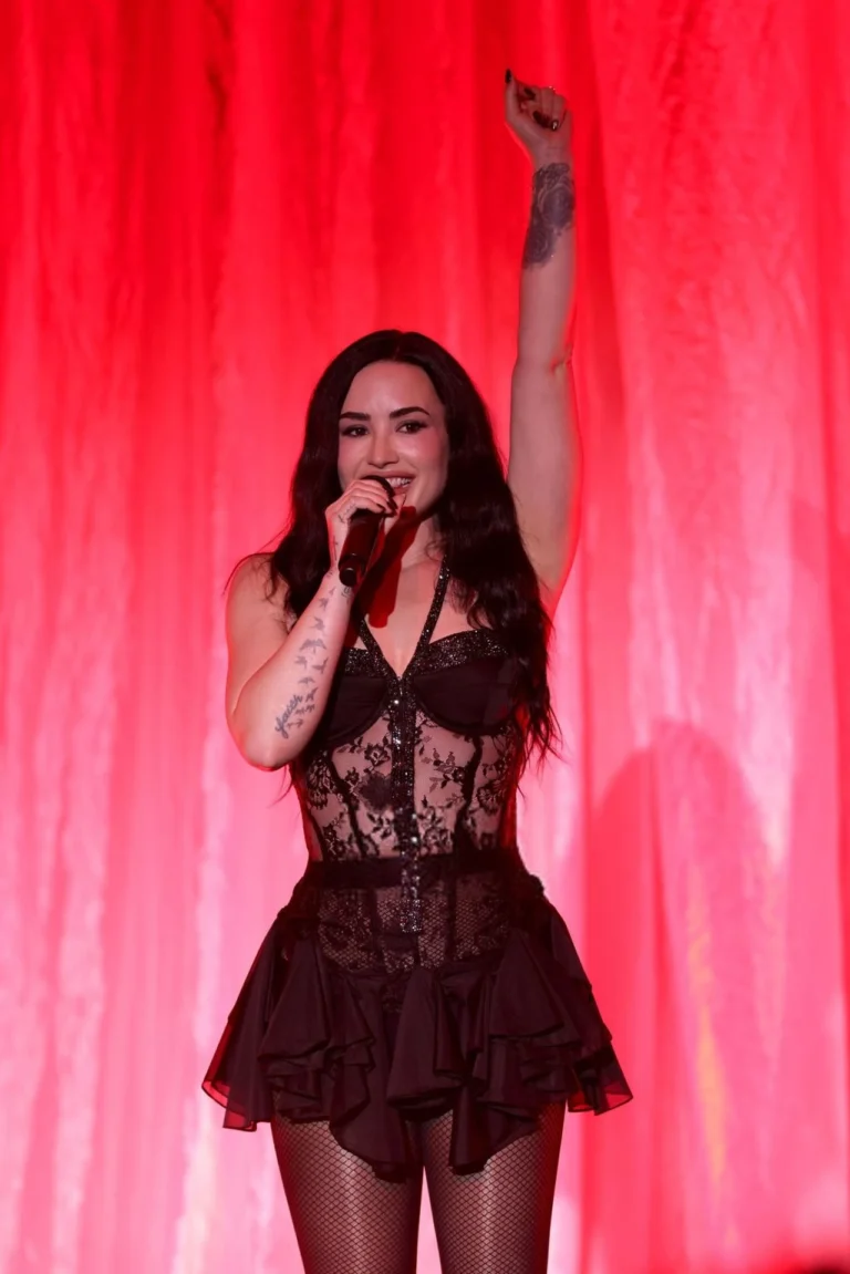 Demi Lovato black lace corset mini Women Cancer Research Fund Gala
